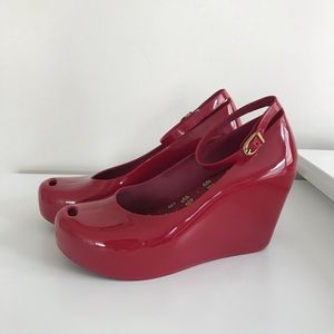 Melissa Red Wedges